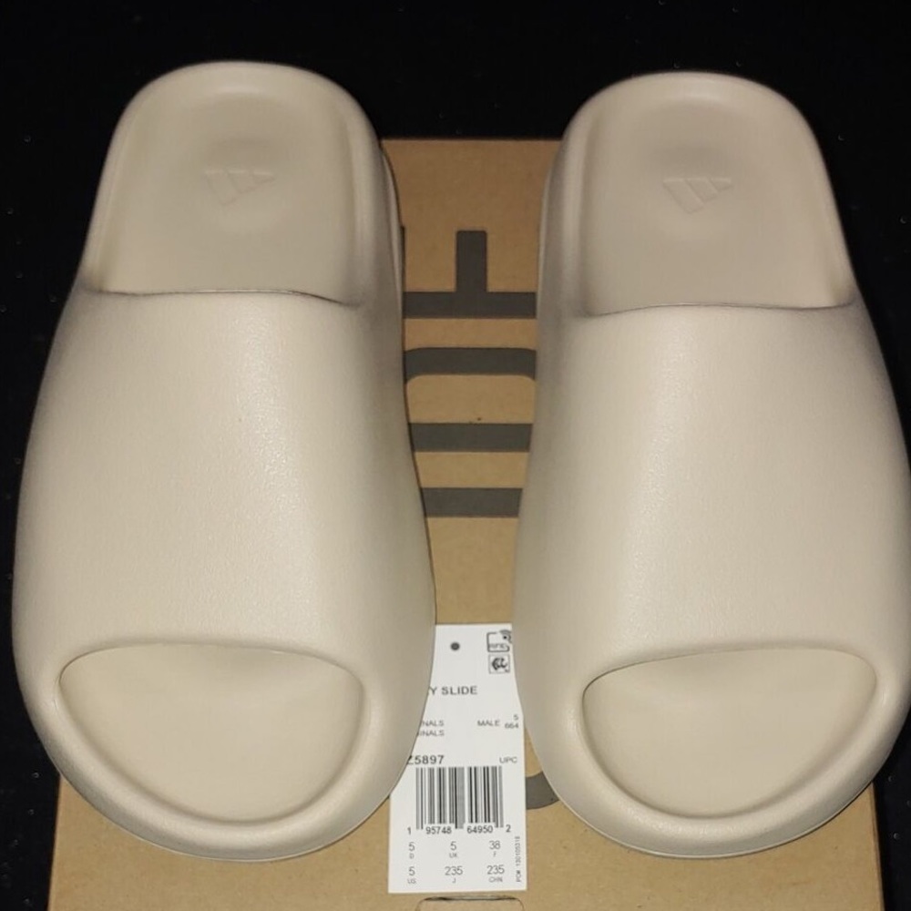 Yeezy slides size 5 color “bone”